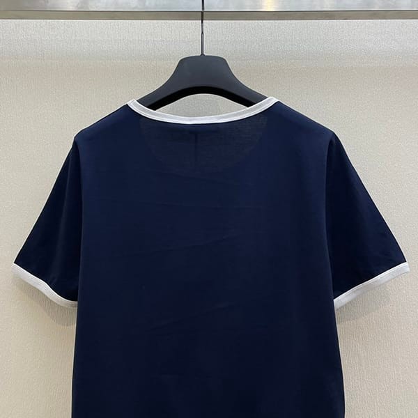 速達発送セリーヌ PARIS 70S クラシックフィット Tシャツ コピー Cen67851